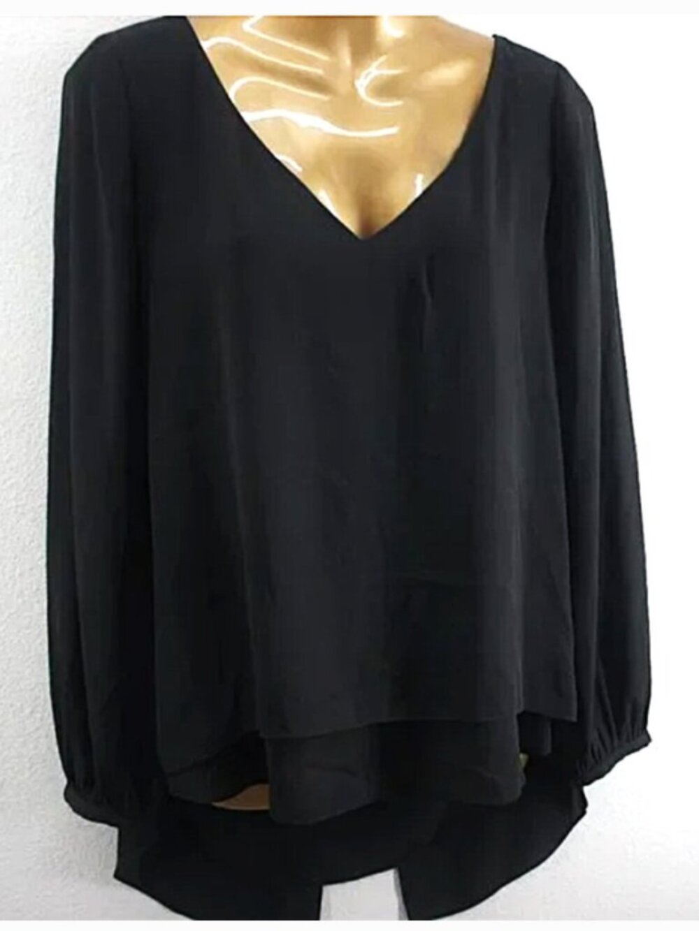 White House Black Market High Low V-Neck Top size 6
